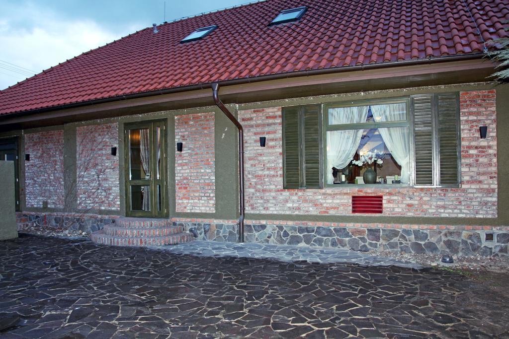 Barock Restaurant & Pension Topoľčany Habitación foto